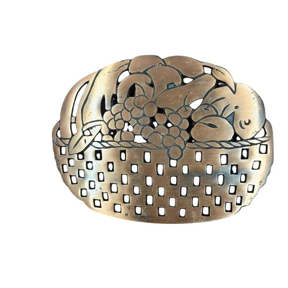 VINTAGE BRASS TRIVET - Fruit Basket Design - Picture 2 of 6